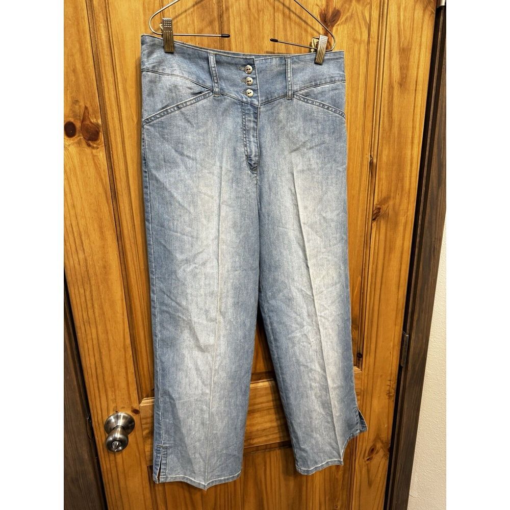 Chico's Design Women's Wide Leg 3 Button Closure Light Denim Jeans‎ Size 1